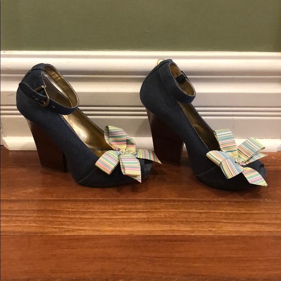 Fun, wedge heeled sandal - Picture 2 of 5